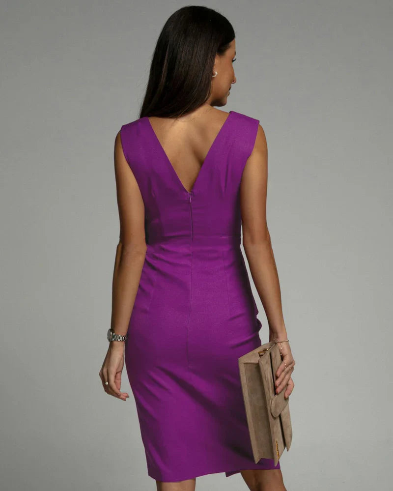 Fresia™ | Fitted Dress with V-Neckline and Slit